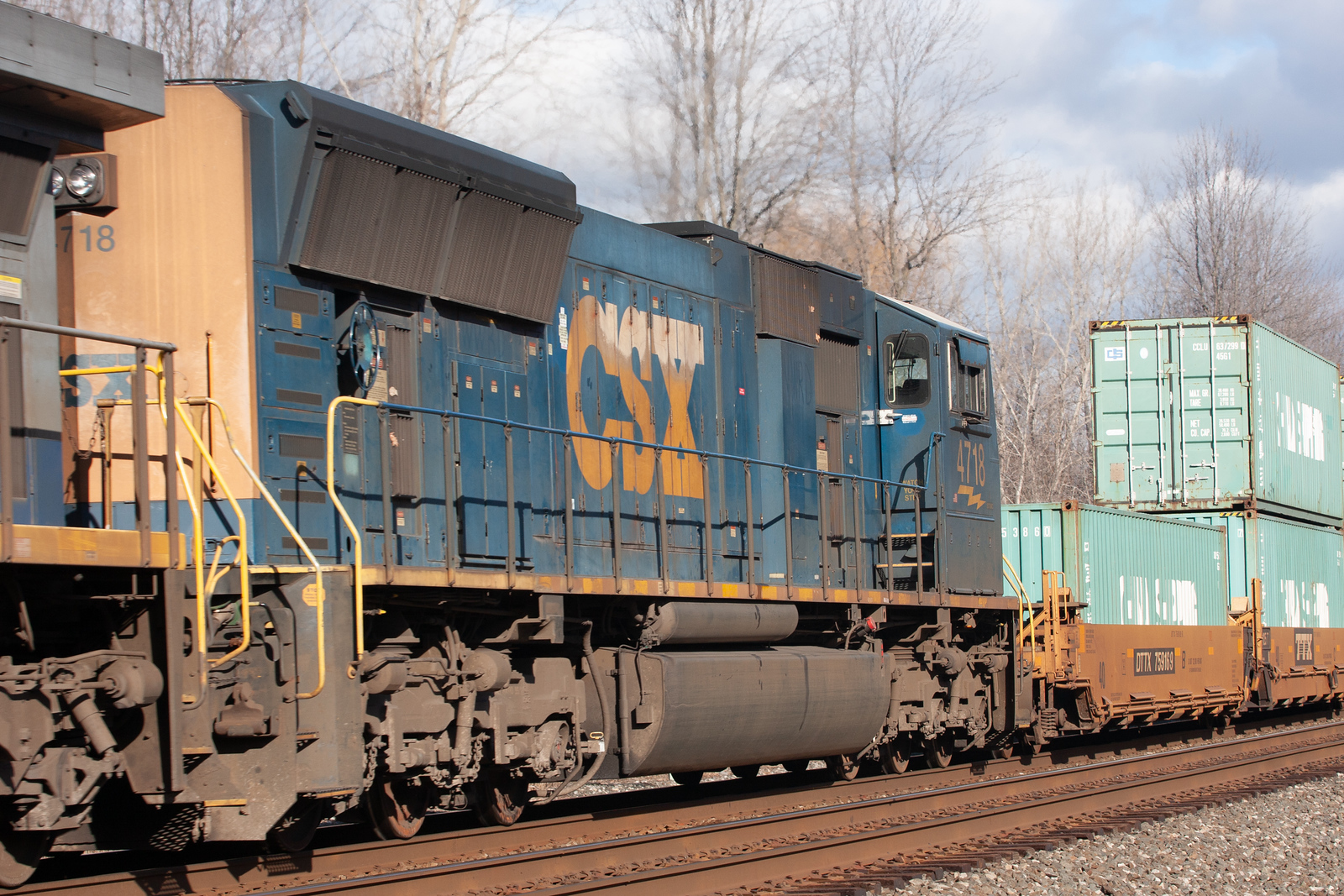 CSXT 4718