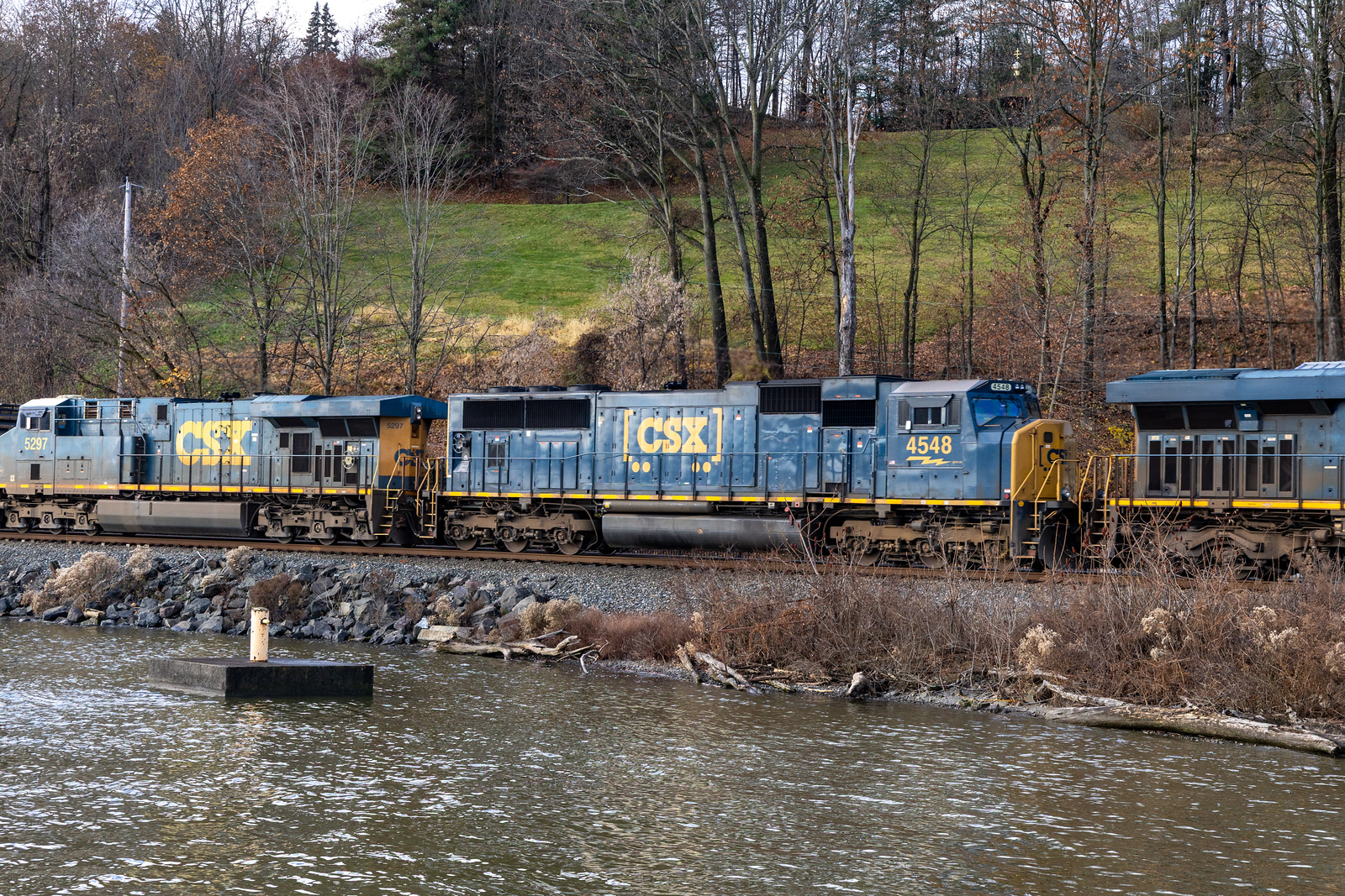 CSXT 4548