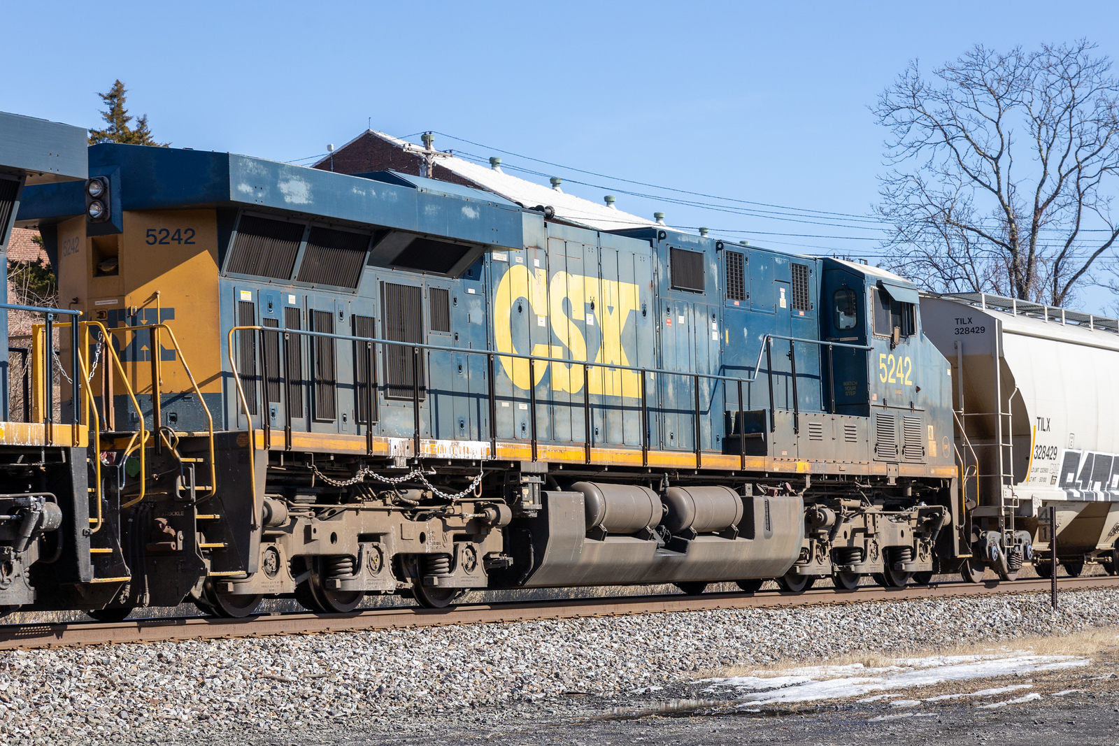 CSXT 5242