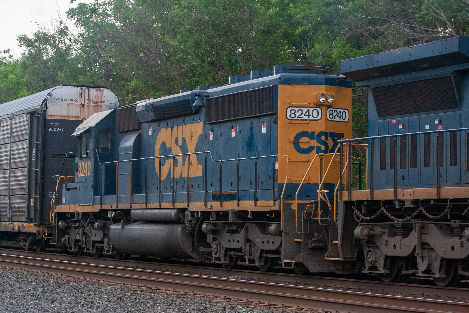 CSXT 8240