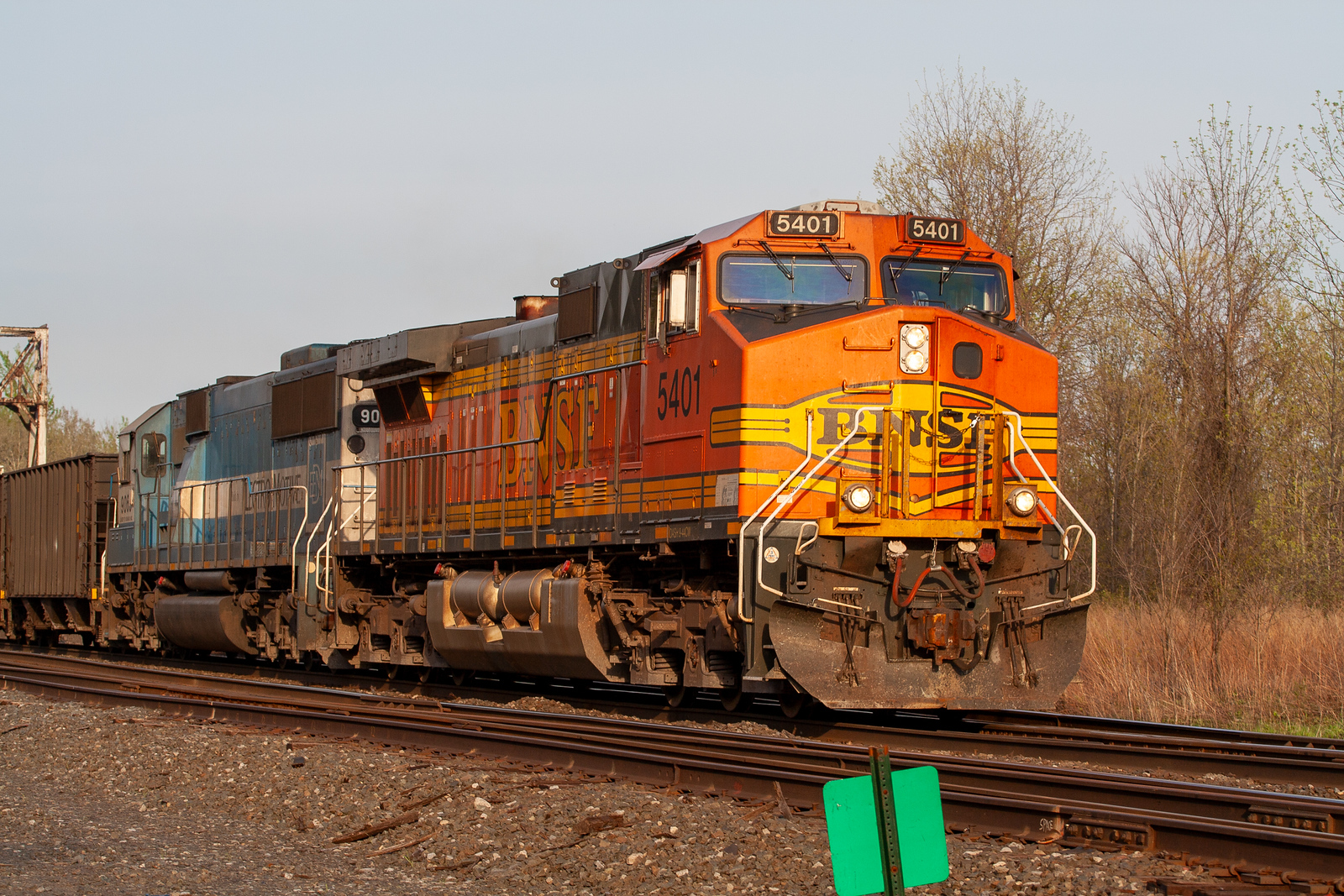 BNSF 5401