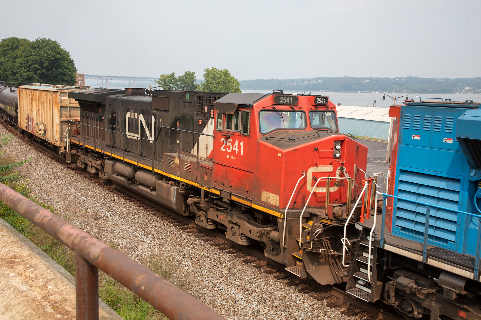 CN 2541