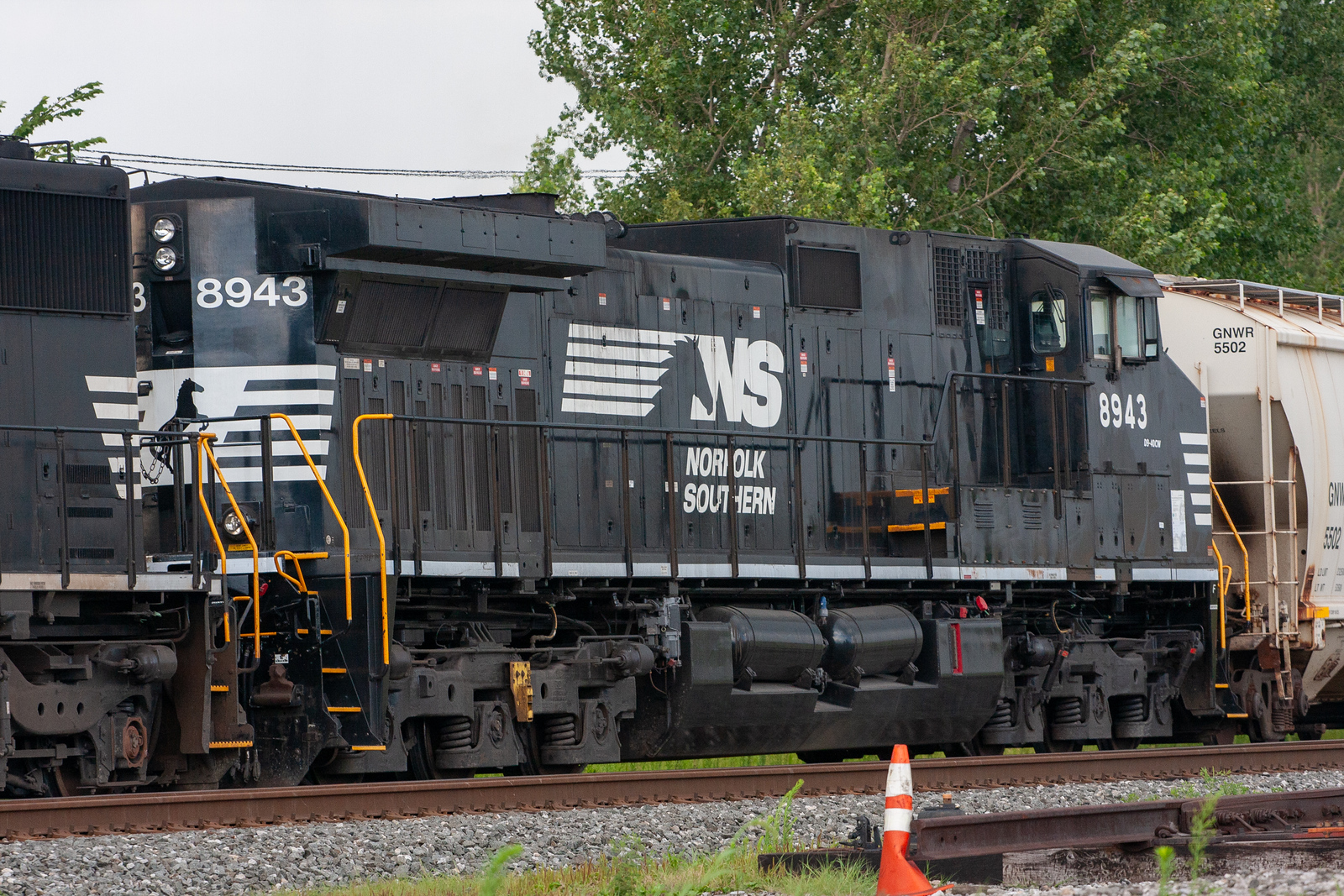 NS 8943