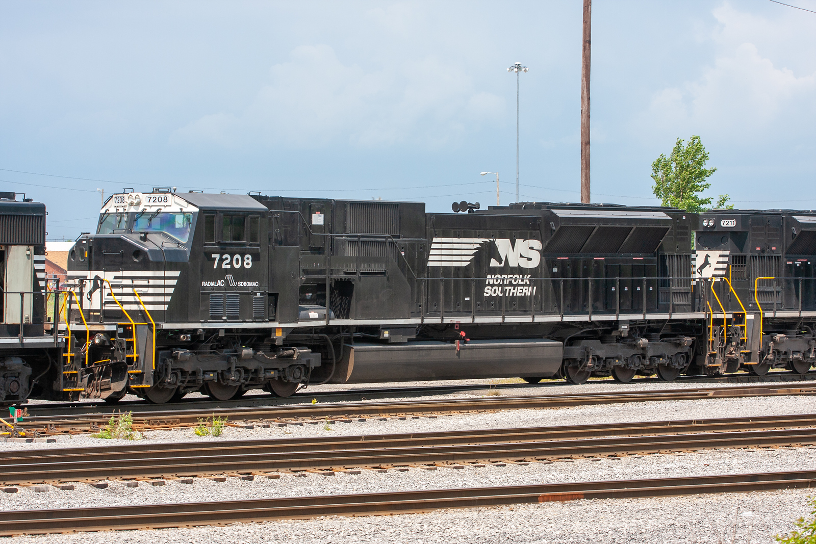 NS 7208