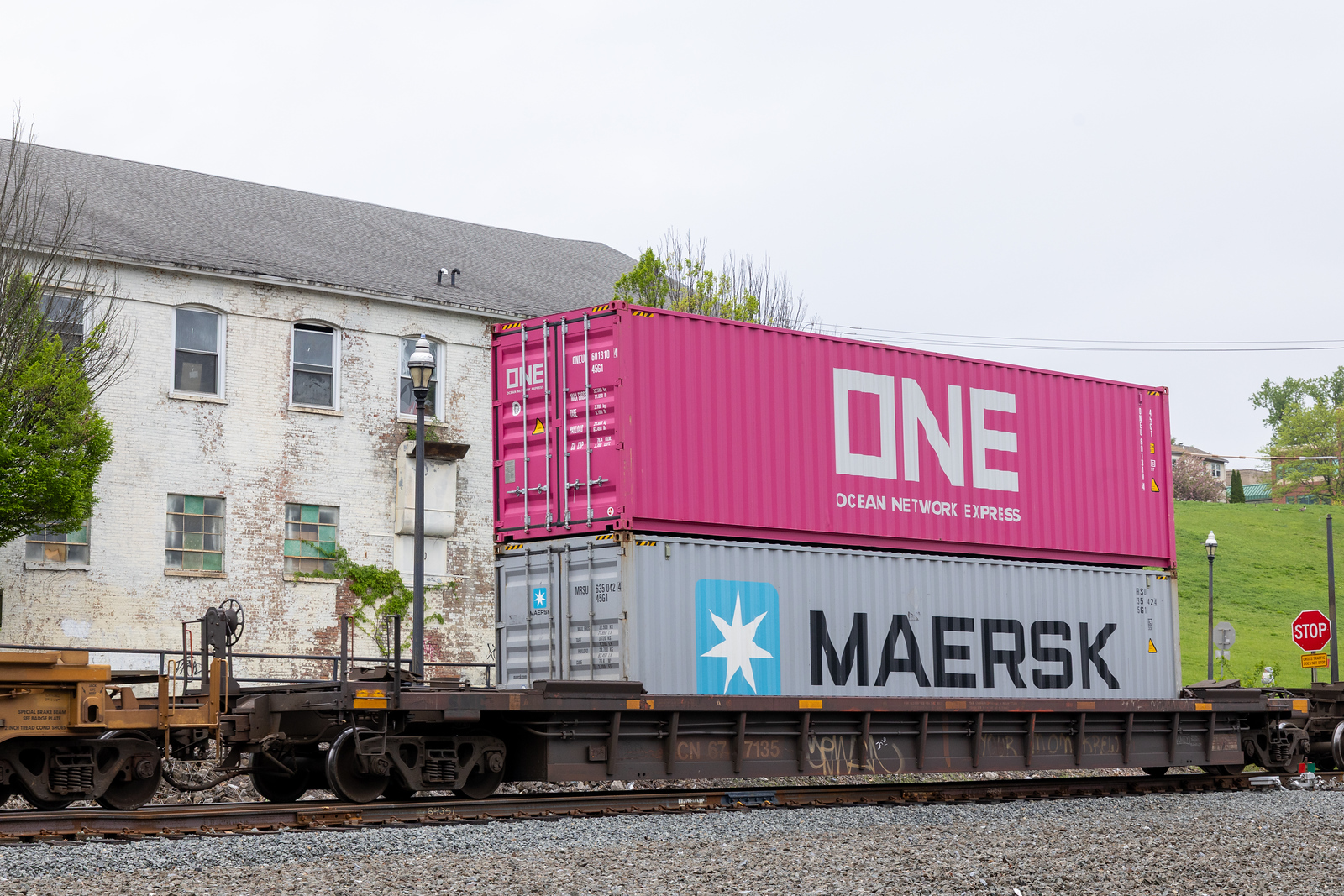CN 677135A