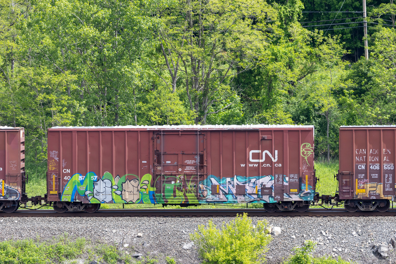 CN 405757