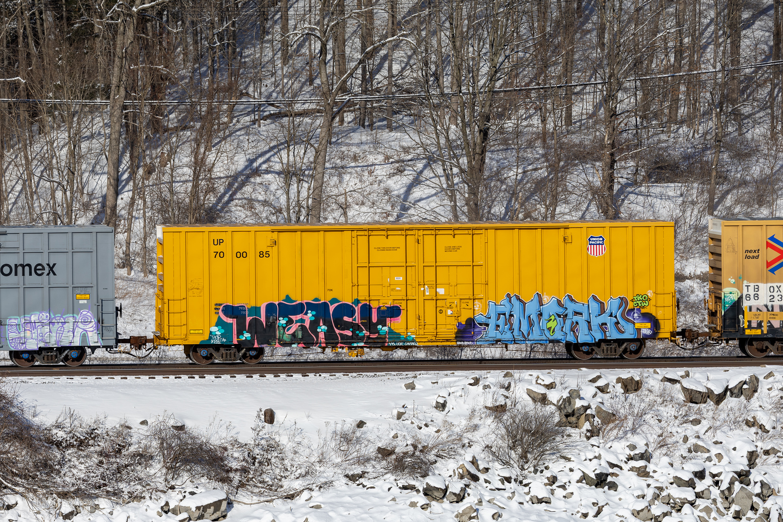 UP 700085