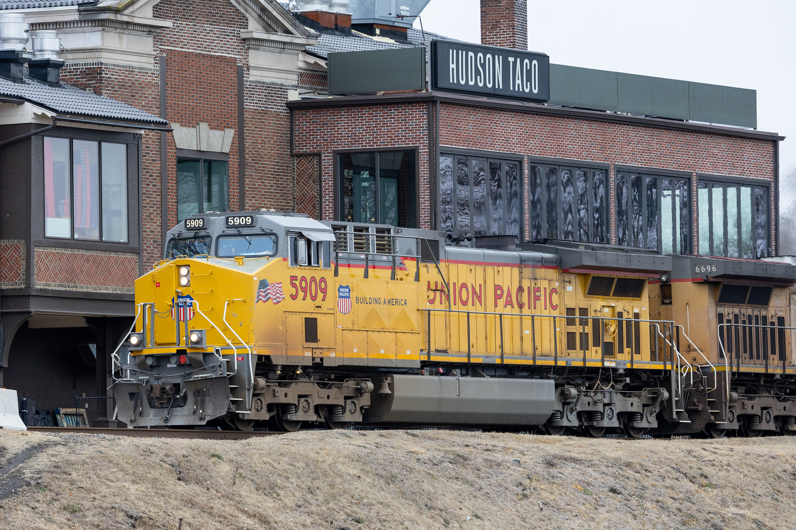 UP 5909