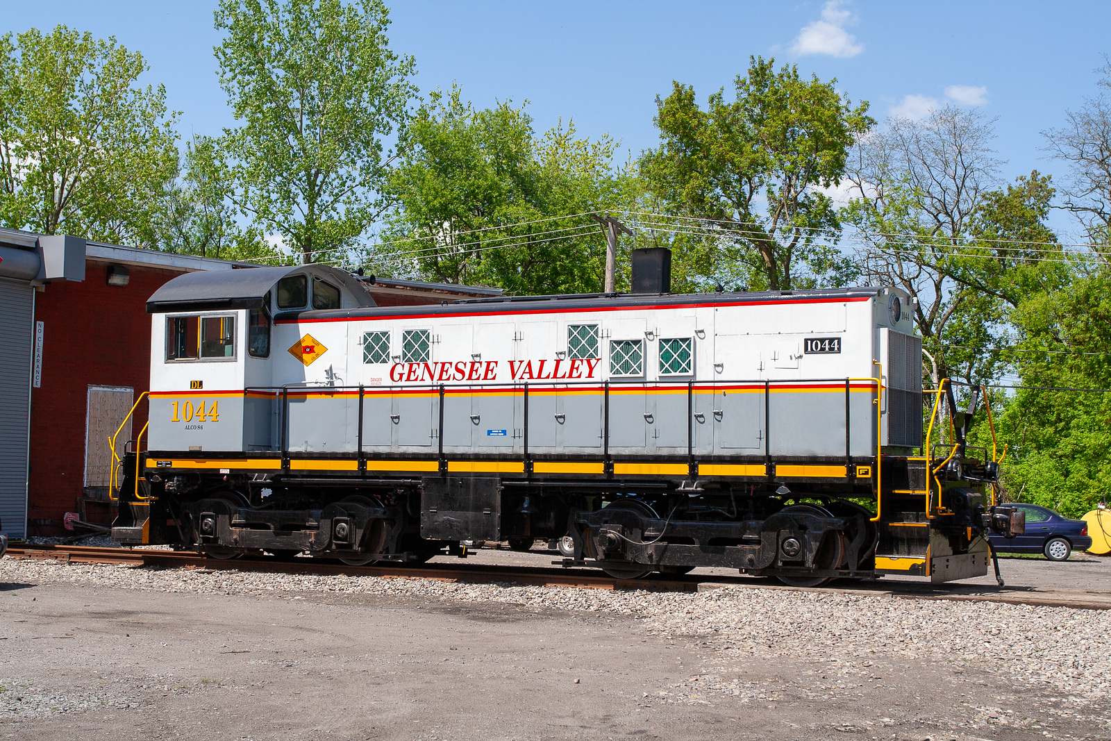 DL 1044