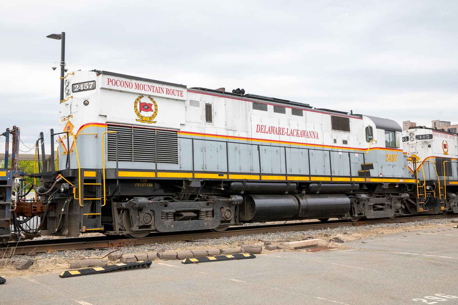 DL 2457