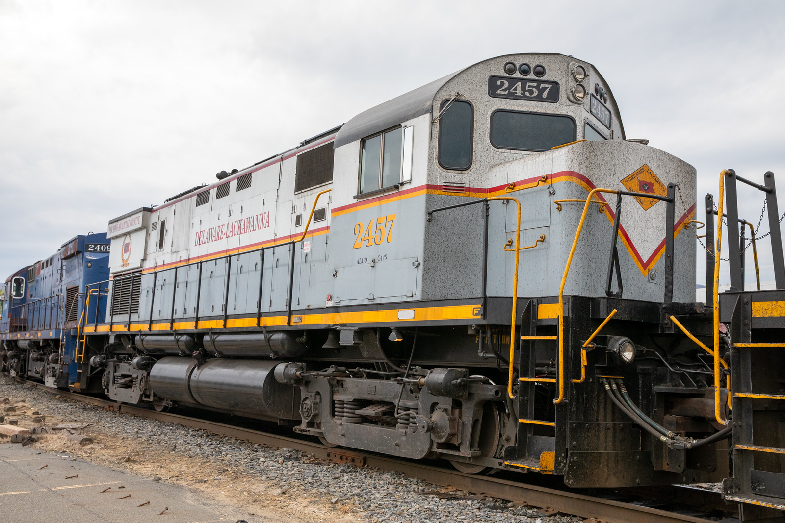 DL 2457