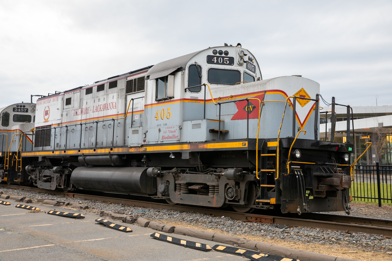 DL 405