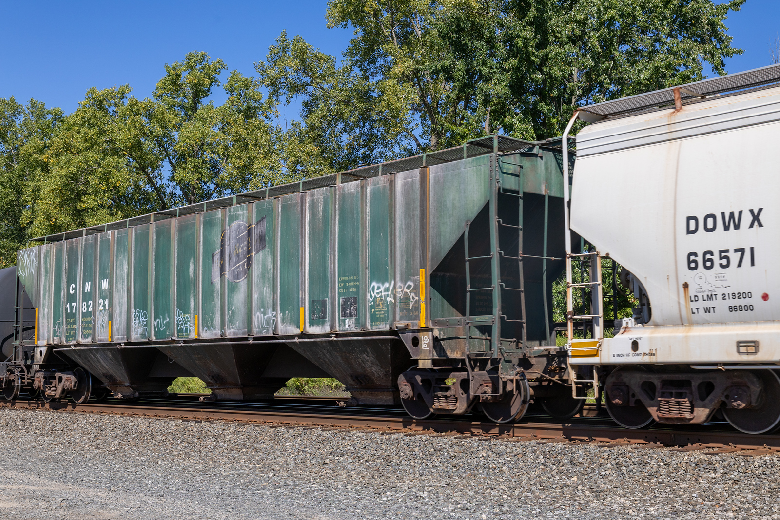 CNW 178221