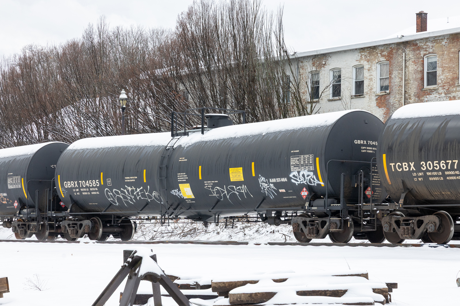 GBRX 704585