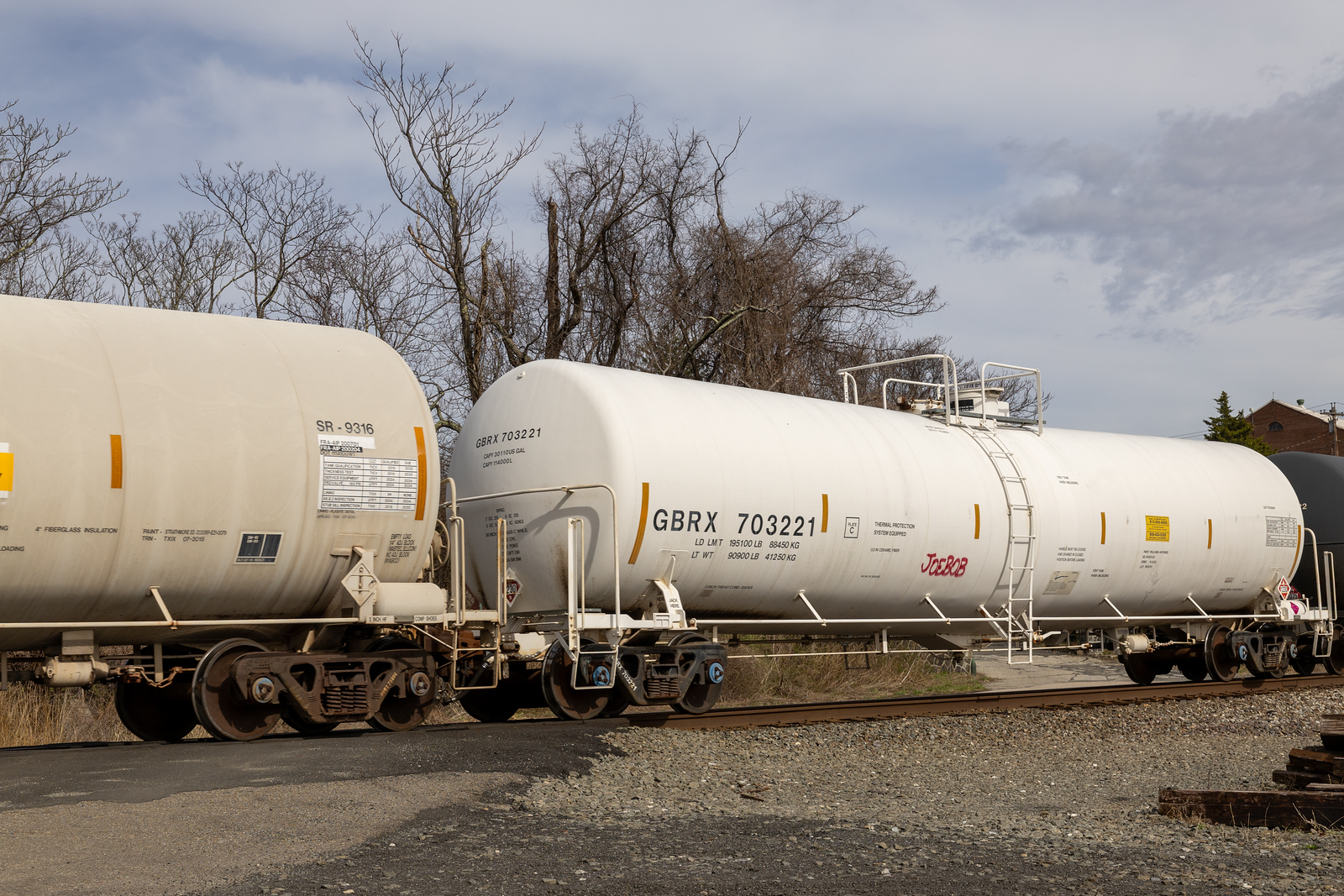 GBRX 703221