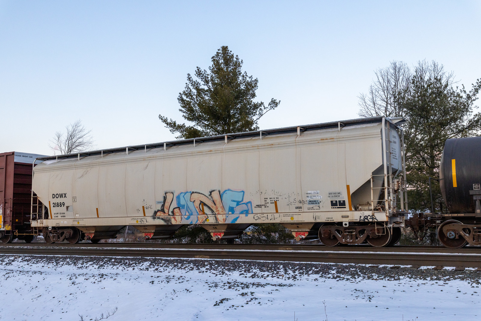 DOWX 21889