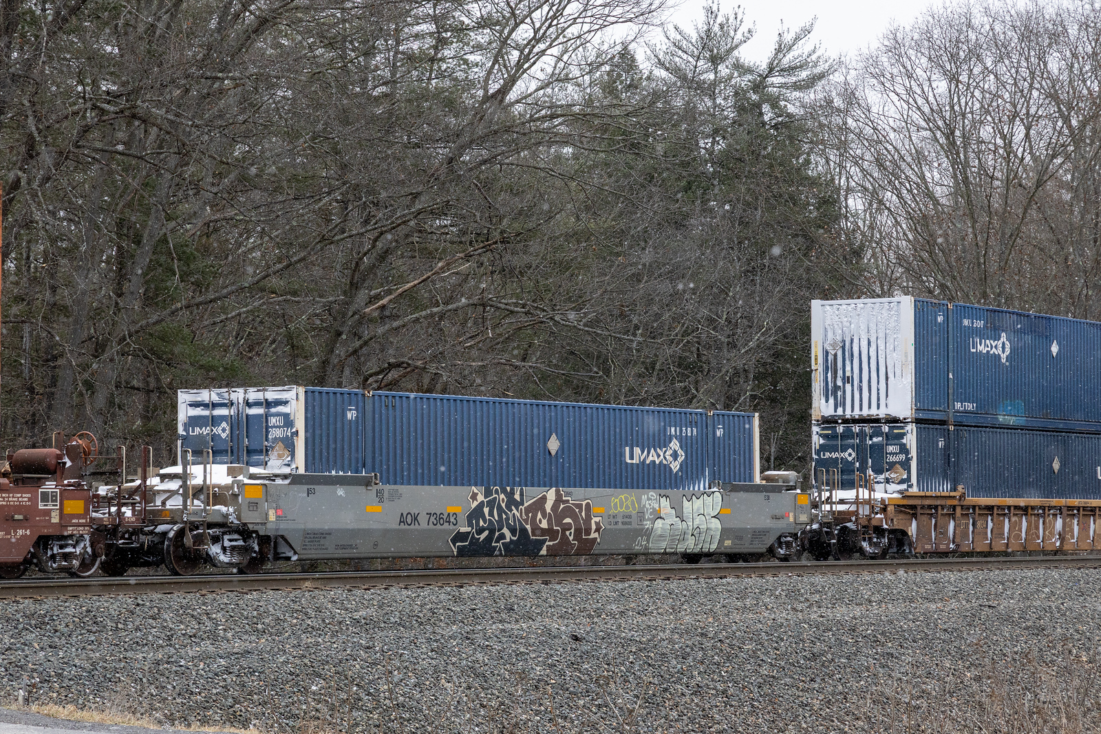 AOK 73643