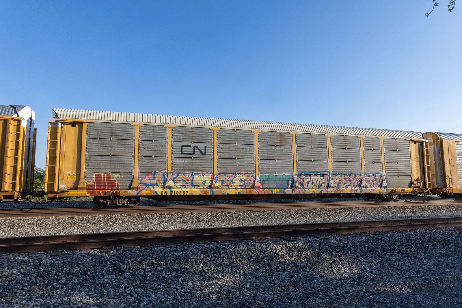 CN 710857
